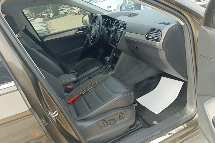 Used Volkswagen Tiguan L 2018 Facelift 330TSI Automatic Two-Wheel Drive Luxury Edition Right Front Seat