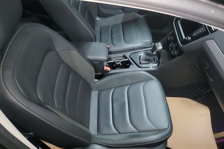 Used Volkswagen Tiguan L 2018 Facelift 330TSI Automatic Two-Wheel Drive Luxury Edition Right Front Seat