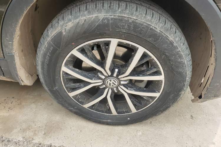 Used Volkswagen Tiguan L 2018 330TSI Automatic Two-Wheel Drive Luxury Edition Right Front Wheel Hub