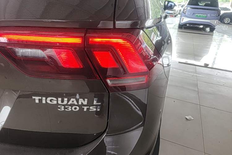 Used Volkswagen Tiguan L 2018 330TSI Automatic Two-Wheel Drive Luxury Edition Right Rear Taillight