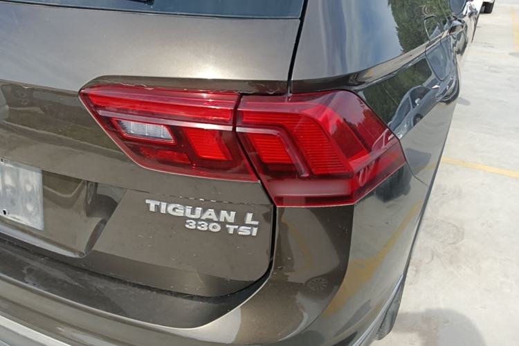 Used Volkswagen Tiguan L 2018 Facelift 330TSI Automatic Two-Wheel Drive Luxury Edition Right Rear Taillight