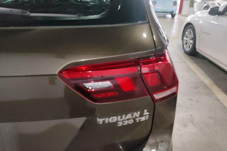 Used Volkswagen Tiguan L 2018 Facelift 330TSI Automatic Two-Wheel Drive Luxury Edition Right Rear Taillight