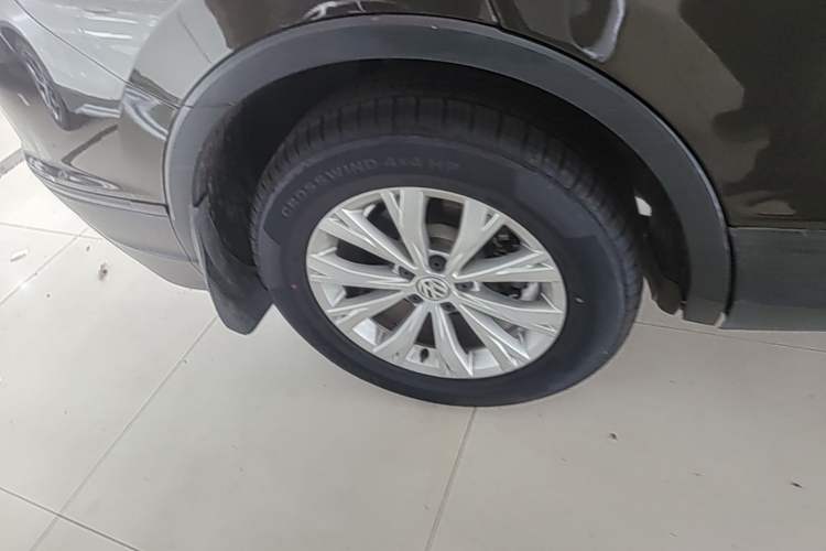 Used Volkswagen Tiguan L 2018 330TSI Automatic Two-Wheel Drive Luxury Edition Right Rear Wheel Hub