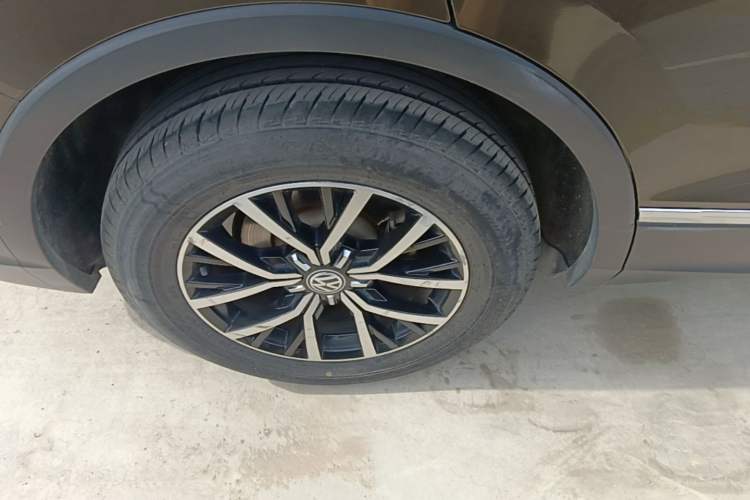 Used Volkswagen Tiguan L 2018 Facelift 330TSI Automatic Two-Wheel Drive Luxury Edition Right Rear Wheel Hub
