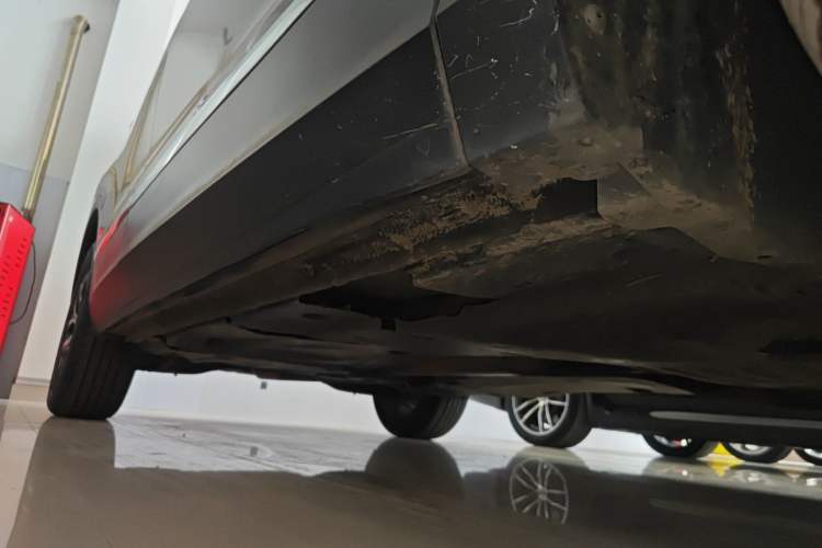 Used Volkswagen Tiguan L 2018 330TSI Automatic Two-Wheel Drive Luxury Edition Right Side Sill