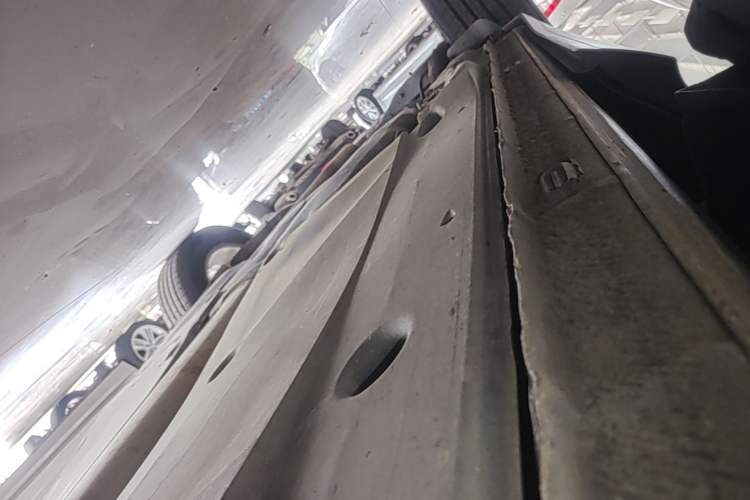 Used Volkswagen Tiguan L 2018 330TSI Automatic Two-Wheel Drive Luxury Edition Right Side Sill