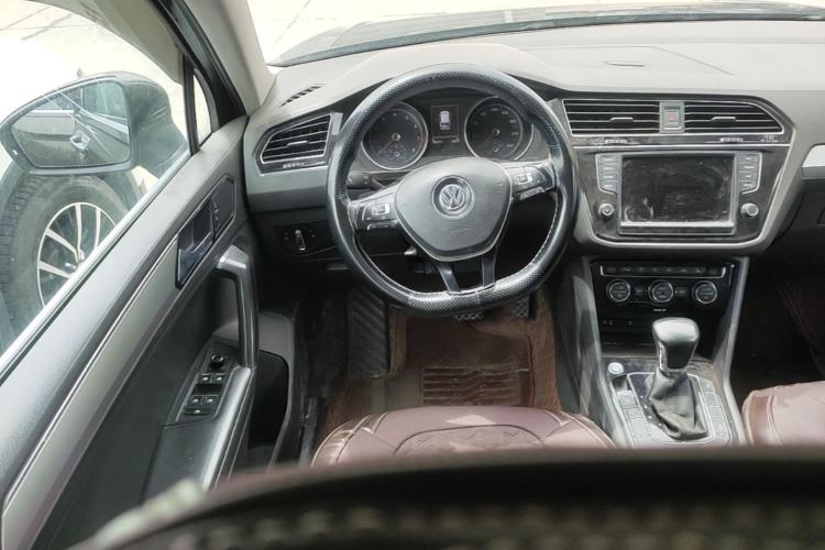Used Volkswagen Tiguan L 2018 330TSI Automatic Two-Wheel Drive Luxury Edition Steering Wheel