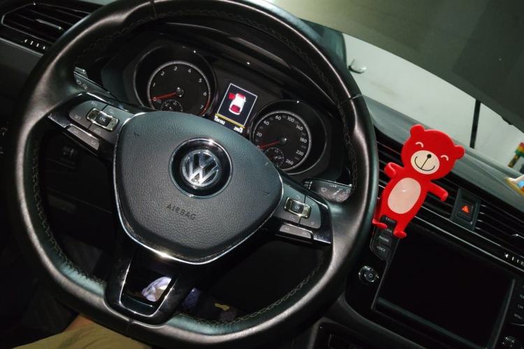 Used Volkswagen Tiguan L 2018 330TSI Automatic Two-Wheel Drive Luxury Edition Steering Wheel