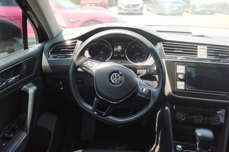 Used Volkswagen Tiguan L 2018 280TSI Automatic Two-Wheel Drive Comfort Edition Steering Wheel
