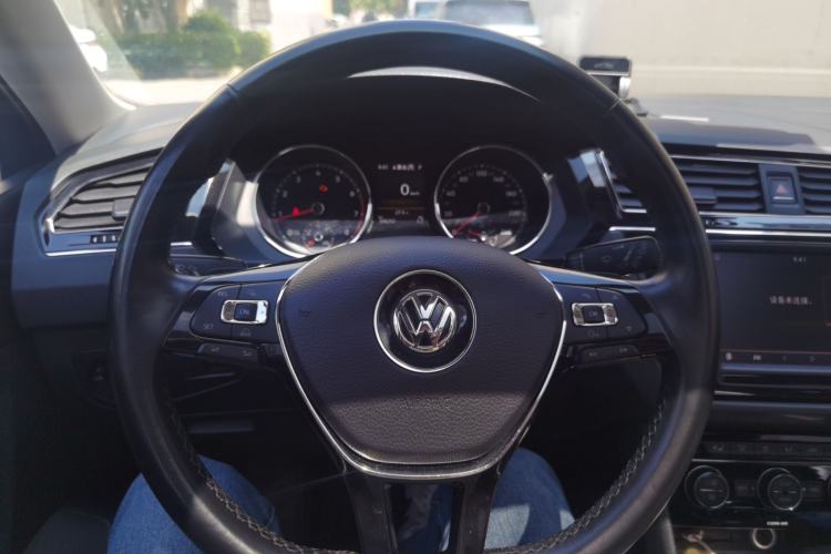 Used Volkswagen Tiguan L 2018 330TSI Automatic Two-Wheel Drive Comfort Edition Steering Wheel