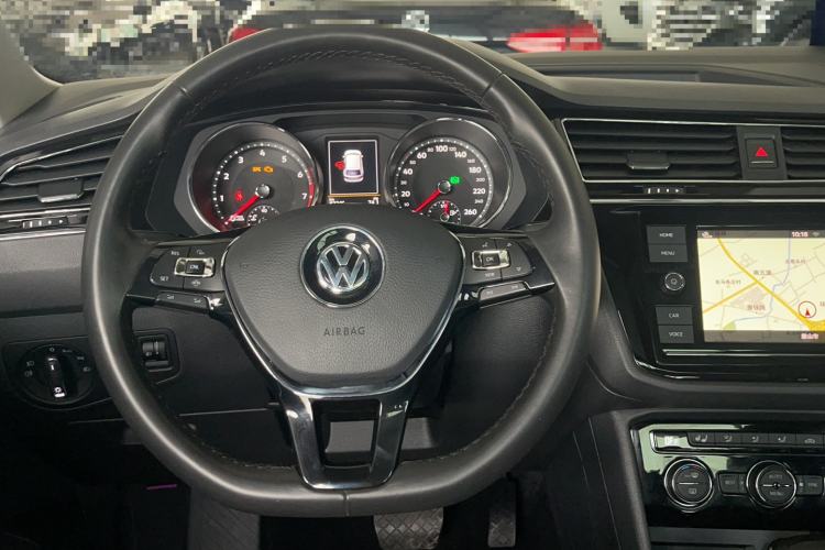 Used Volkswagen Tiguan L 2018 Facelift 330TSI Automatic Two-Wheel Drive Luxury Edition Steering Wheel