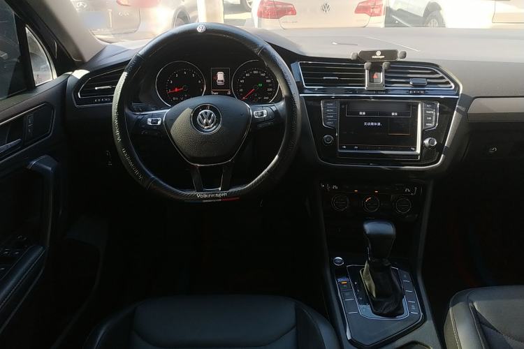 Used Volkswagen Tiguan L 2018 330TSI Automatic Two-Wheel Drive Luxury Edition Steering Wheel