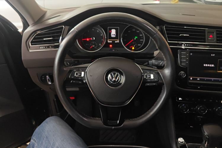 Used Volkswagen Tiguan L 2018 330TSI Automatic Two-Wheel Drive Luxury Edition Steering Wheel