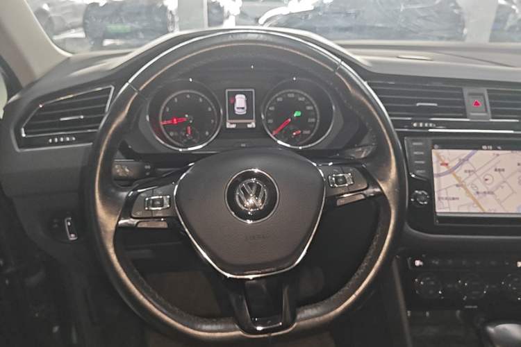 Used Volkswagen Tiguan L 2018 330TSI Automatic Two-Wheel Drive Luxury Edition Steering Wheel