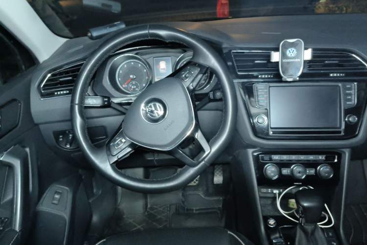Used Volkswagen Tiguan L 2018 380TSI Automatic All-Wheel Drive Flagship Edition Steering Wheel