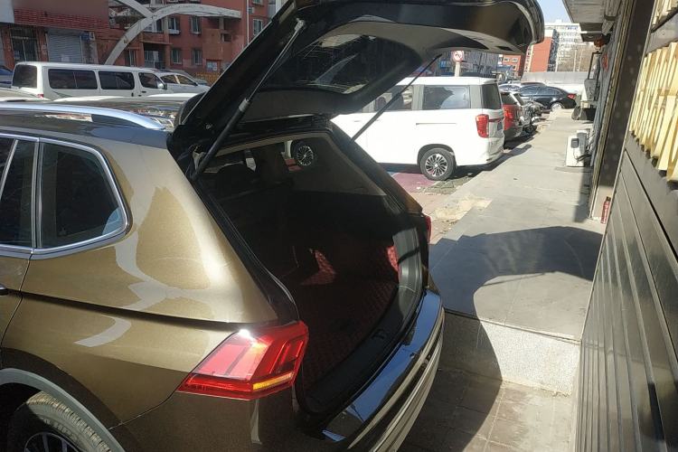 Used Volkswagen Tiguan L 2018 330TSI Automatic Two-Wheel Drive Luxury Edition Trunk