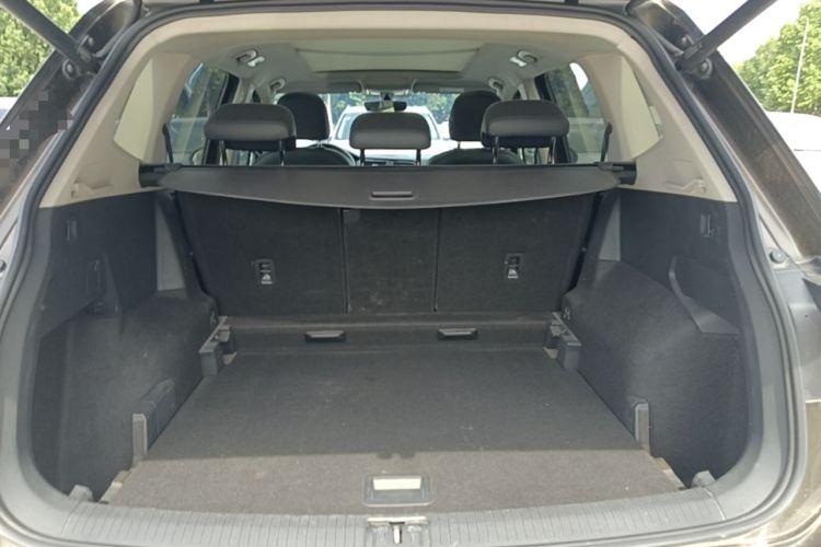 Used Volkswagen Tiguan L 2018 Facelift 330TSI Automatic Two-Wheel Drive Luxury Edition Trunk