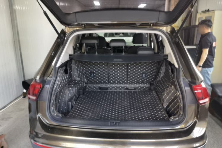 Used Volkswagen Tiguan L 2018 330TSI Automatic Two-Wheel Drive Luxury Edition Trunk