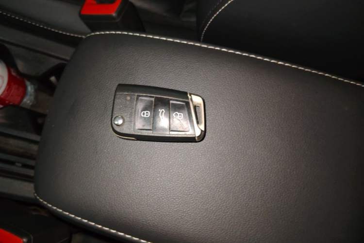 Used Volkswagen Tiguan L 2018 330TSI Automatic Two-Wheel Drive Luxury Edition Vehicle Key