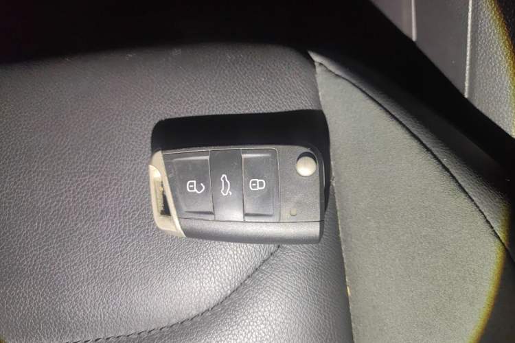 Used Volkswagen Tiguan L 2018 Facelift 330TSI Automatic Two-Wheel Drive Luxury Edition Vehicle Key