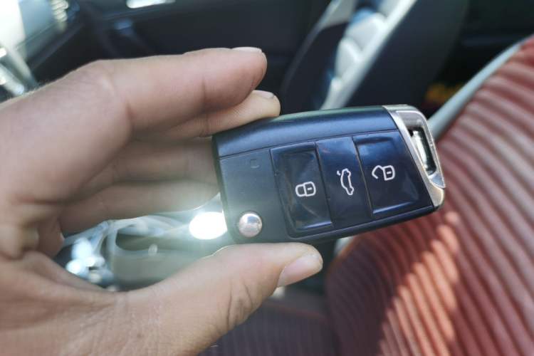 Used Volkswagen Tiguan L 2018 380TSI Automatic All-Wheel Drive Luxury Edition Vehicle Key