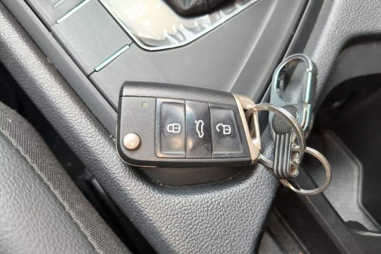 Used Volkswagen Tiguan L 2018 330TSI Automatic Two-Wheel Drive Luxury Edition Vehicle Key