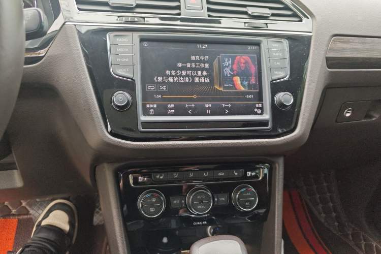 Used Volkswagen Tiguan L 2018 330TSI Automatic Two-Wheel Drive Flagship Edition Audio And AC Panel
