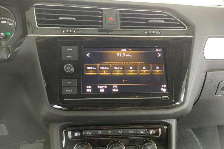 Used Volkswagen Tiguan L 2018 Facelift 330TSI Automatic Two-Wheel Drive Luxury Edition Audio And AC Panel
