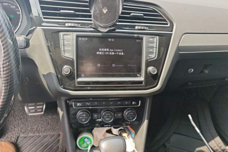Used Volkswagen Tiguan L 2018 330TSI Automatic Two-Wheel Drive Luxury Edition Audio And AC Panel