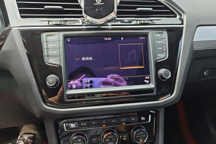 Used Volkswagen Tiguan L 2018 330TSI Automatic Two-Wheel Drive Luxury Edition Audio And AC Panel