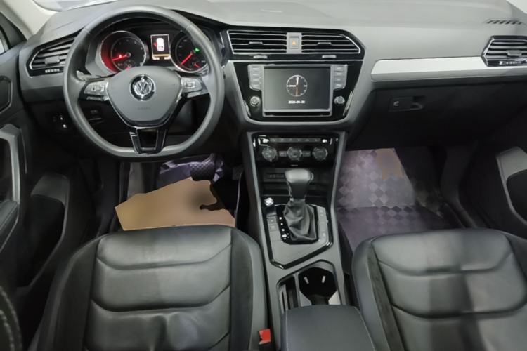 Used Volkswagen Tiguan L 2018 330TSI Automatic Two-Wheel Drive Luxury Edition Center Console