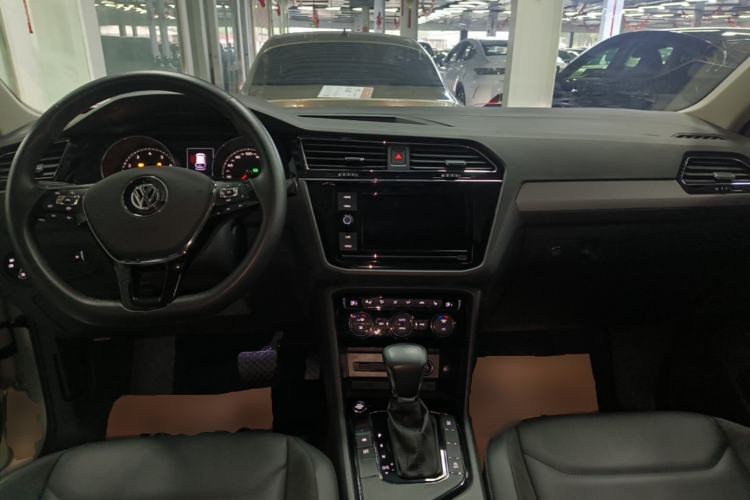Used Volkswagen Tiguan L 2018 Facelift 330TSI Automatic Two-Wheel Drive Luxury Edition Center Console