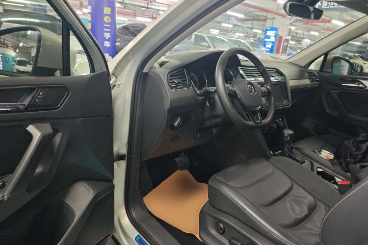 Used Volkswagen Tiguan L 2018 Facelift 330TSI Automatic Two-Wheel Drive Luxury Edition Driver Seat