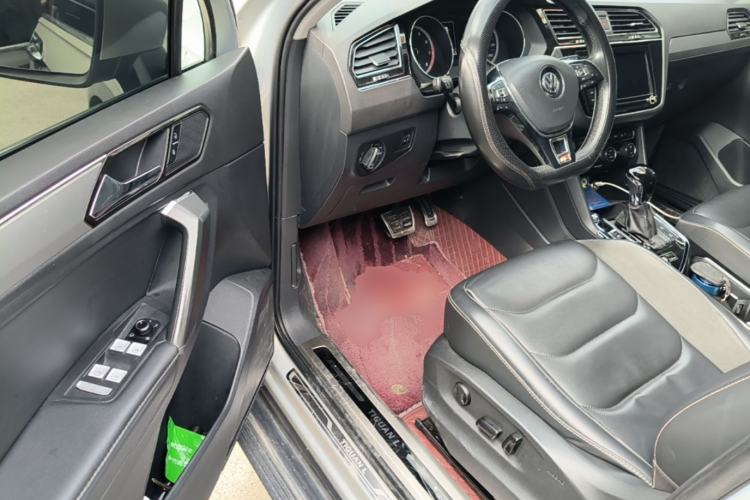 Used Volkswagen Tiguan L 2018 Facelift 330TSI Automatic Two-Wheel Drive Luxury Edition Driver Seat