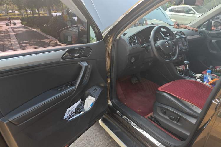 Used Volkswagen Tiguan L 2018 380TSI Automatic All-Wheel Drive Luxury Edition Driver Seat