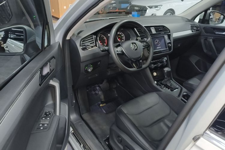 Used Volkswagen Tiguan L 2018 330TSI Automatic Two-Wheel Drive Luxury Edition Driver Seat