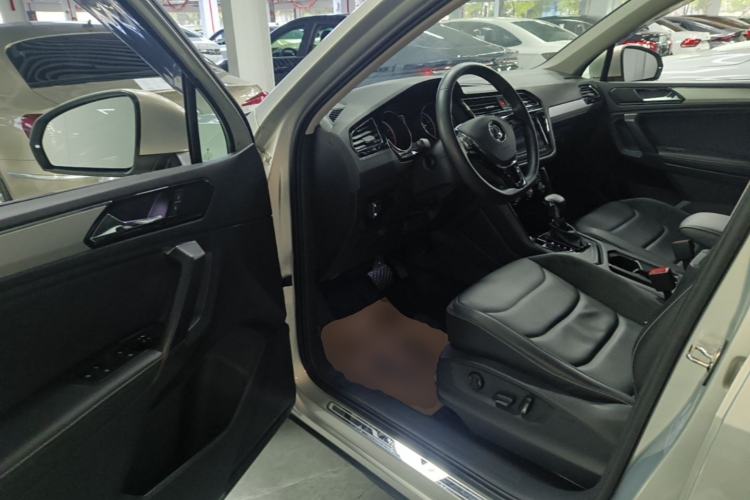 Used Volkswagen Tiguan L 2018 Facelift 330TSI Automatic Two-Wheel Drive Luxury Edition Driver Seat