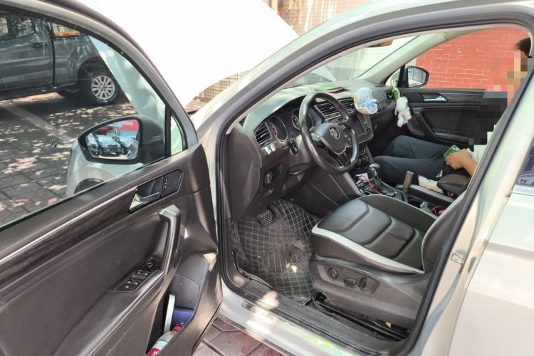 Used Volkswagen Tiguan L 2018 330TSI Automatic Two-Wheel Drive Luxury Edition Driver Seat