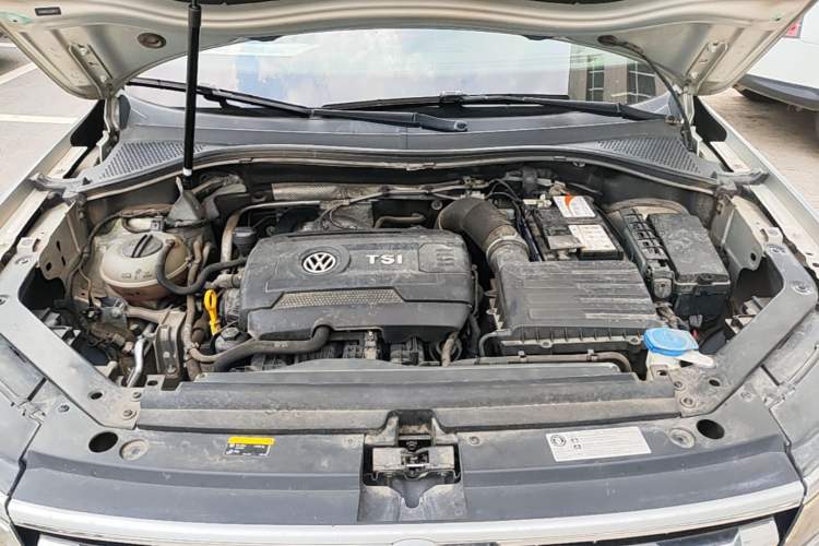 Used Volkswagen Tiguan L 2018 Revised Version 380TSI Automatic All-Wheel Drive Luxury Edition Engine Bay