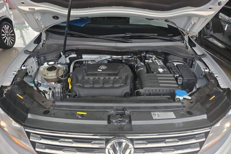 Used Volkswagen Tiguan L 2018 330TSI Automatic Two-Wheel Drive Luxury Edition Engine Bay