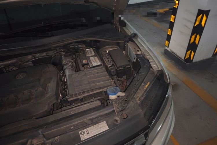 Used Volkswagen Tiguan L 2018 330TSI Automatic Two-Wheel Drive Luxury Edition Engine Bay Left