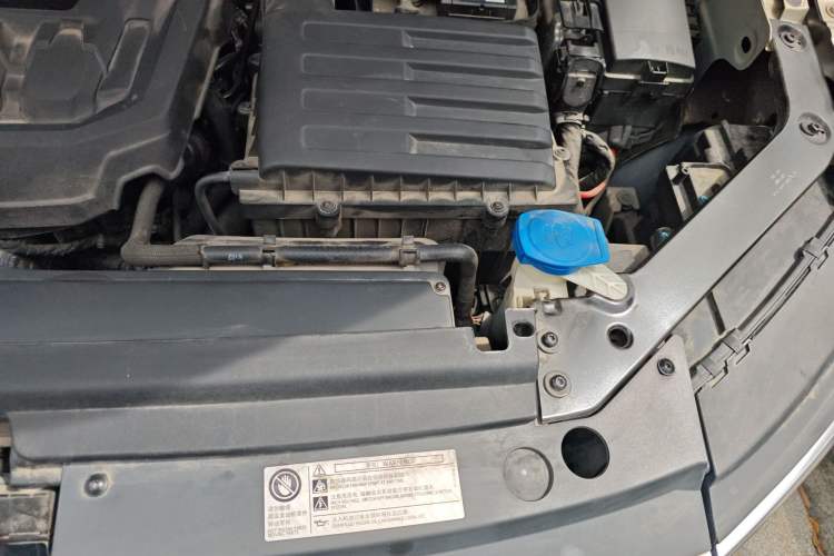 Used Volkswagen Tiguan L 2018 330TSI Automatic Two-Wheel Drive Flagship Edition Engine Bay Left