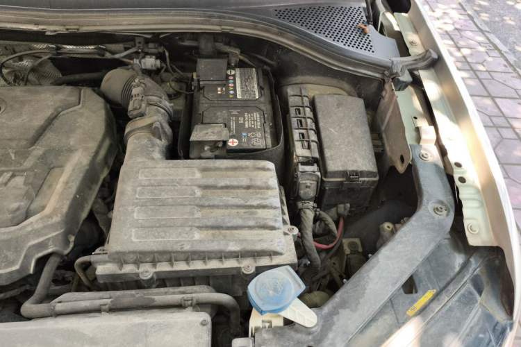 Used Volkswagen Tiguan L 2018 330TSI Automatic Two-Wheel Drive Luxury Edition Engine Bay Left