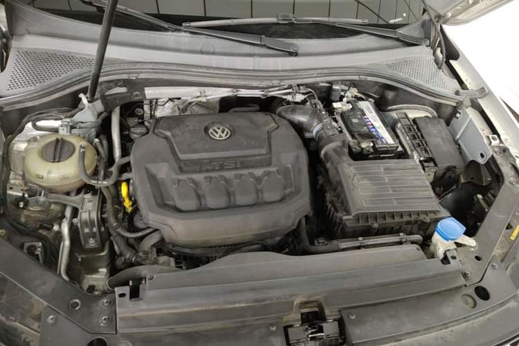 Used Volkswagen Tiguan L 2018 Facelift 330TSI Automatic Two-Wheel Drive Luxury Edition Engine Bay