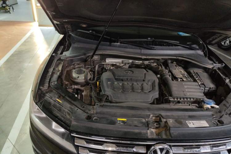 Used Volkswagen Tiguan L 2018 330TSI Automatic Two-Wheel Drive Comfort Edition Engine Bay Right