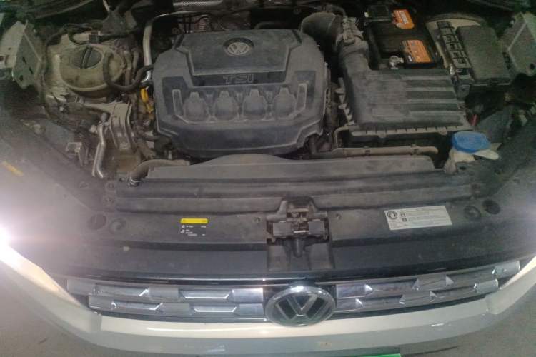 Used Volkswagen Tiguan L 2018 330TSI Automatic Two-Wheel Drive Luxury Edition Engine Bay
