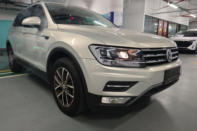 Used Volkswagen Tiguan L 2018 Facelift 330TSI Automatic Two-Wheel Drive Luxury Edition Exterior 1