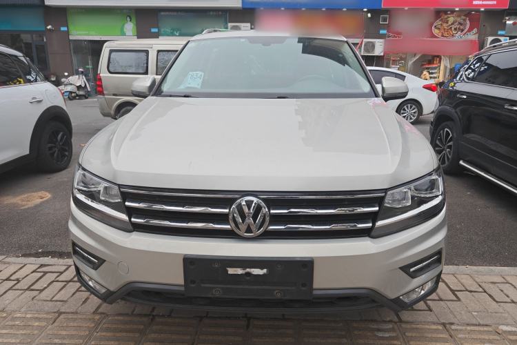 Used Volkswagen Tiguan L 2018 Facelift 330TSI Automatic Two-Wheel Drive Luxury Edition Exterior 1