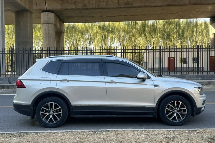 Used Volkswagen Tiguan L 2018 Facelift 330TSI Automatic Two-Wheel Drive Luxury Edition Exterior 11