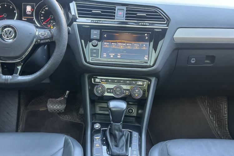 Used Volkswagen Tiguan L 2018 Facelift 330TSI Automatic Two-Wheel Drive Luxury Edition Exterior 14